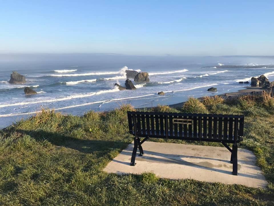 Table Rock Motel Bandon